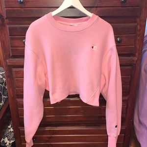 Cropped pink Champion crewneck